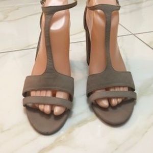 Steve Madden T Strap sandals size 8.5
